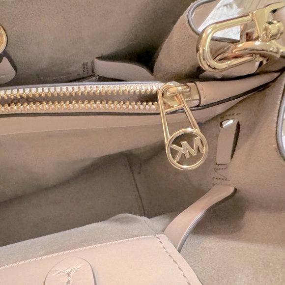 MICHAEL KORS Hamilton Legacy Large Leather Belted Satchel - Picture 7 of 11